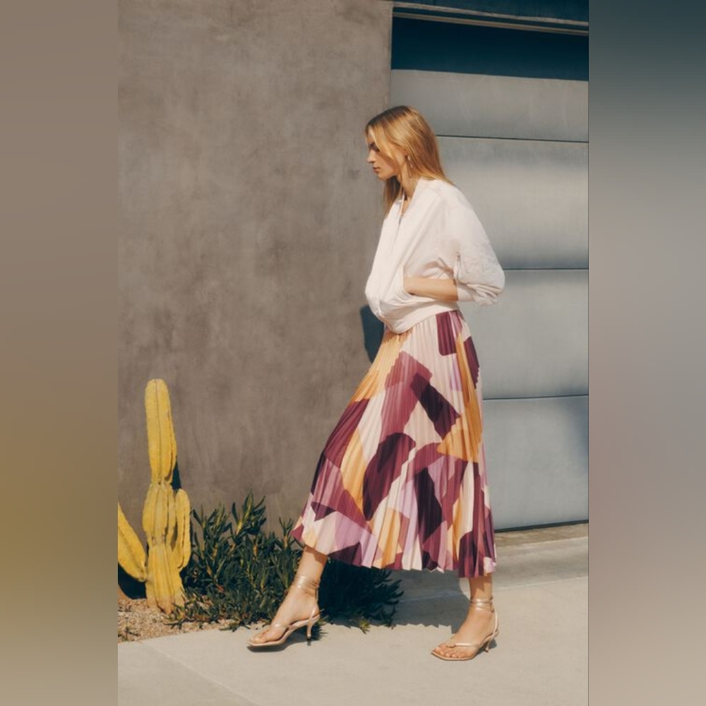 Dynamite Laure Pleated Skirt Size S
